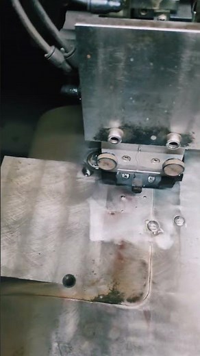 🧩今日は鉄のワイヤーカット加工を行っています⚙️高精度・高難度の加工もお任せください💪図面なし・1個からでもOK！熱処理・研削・表面処理の相談も可能です。📩お見積り・ご相談はお気軽にどうぞ！#金属加工