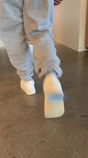 4.3K views · 4 comments | Psssst ABCmouse 2 is free to play, pass it on 狼 | ABCmouse.com Early Learning Academy | Facebook