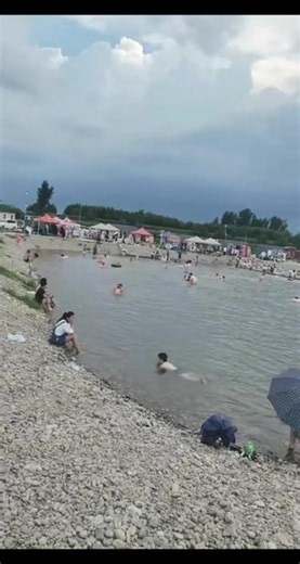 今个在这里救了一人的命✌中年妇女！ 救人一命胜造七级浮屠！！！