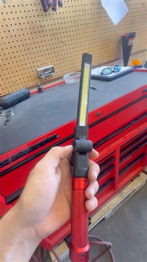 How to Flip the Beam on the Icon Flashlight! #toolhacks #icon #harborfrieght