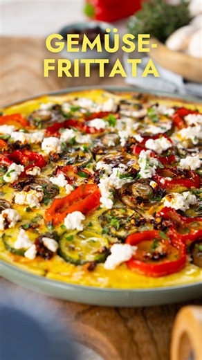 Gemüse-Frittata mit Ricotta & Chiliöl 🍳🌶️🥒 #frittata #gemüserezept #leckerschmecker