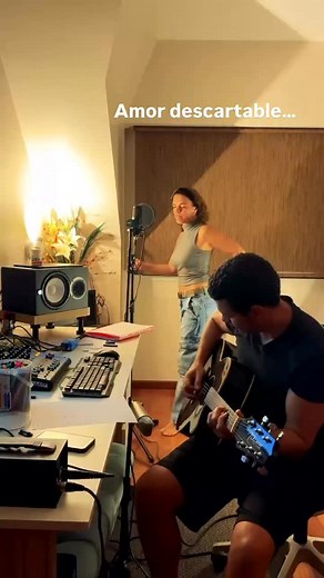 Amor descartable… #virus | Axiales Rock Covers | Facebook