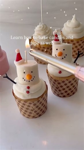 Slice of Candle 🇺🇸 on Instagram: "✨ mention “candle” in the comment to receive more info on how to register (fee, etc) 🍞🥖🥨BAKED CANDLES, BUT MAKE IT ART 🍞🕯️🇰🇷 Straight outta South Korea, CLAB (The Craft Design Lab) is serving looks AND wax—this viral-level class is every candle maker’s dream. 🍓🔥 🕒 4–5 hrs | Zoom only | Next session: October 25: 11 AM USA New York Time What you’ll learn in this masterclass: 🍞 “Bake” candles (no oven, just magic) with custom ingredient ratios for tota