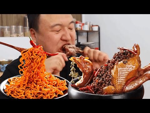 Aqiang Made The Duck Into A Specialty Dish, Paired With Spicy Noodles—Absolutely Delicious!