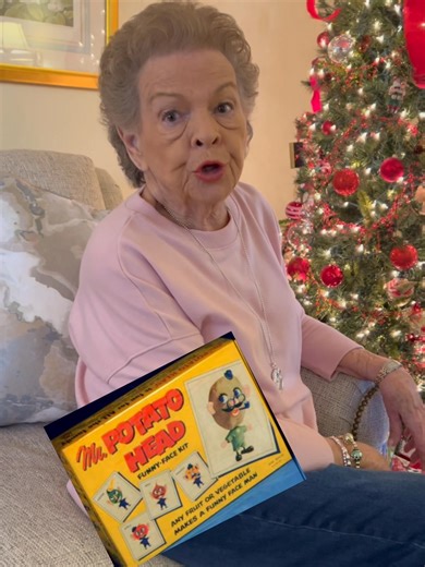 🎄It Fri-Yay. 🎁What old school toy are you giving this year? #memesrecipessc #memesrecipes #shineforJesus #friyay #mrpotatohead #nostalgictoys | MeMe’s Recipes