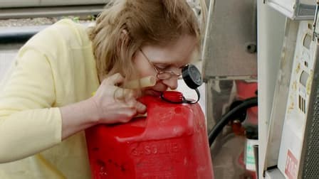 My Strange Addiction S02:E04 - Gas Sniffer / Teddy Bear