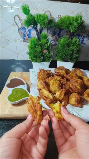 Happy women's day to all ☺️@Kajalcuisiner-p7l #samosa #flowersamosa #viral #ytshorts