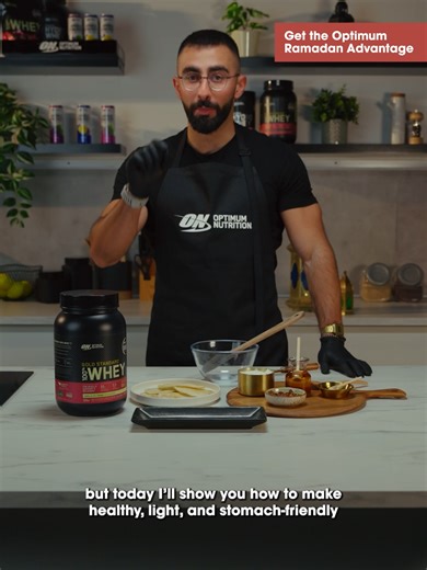 حلويات رمضان ما لازم تكون ثقيلة 🌙 خلونا نسوي قطايف مطوّرة بطريقة أذكى. نسخة رمضانية خفيفة من الكلاسيكيات، مع حشوة كريمية مدعومة بـ جولد ستاندرد 100% واي من أوبتيموم نيوتريشن تساعد جسمك على التعافي وتحسّسك بالشبع بعد صيام طويل. نفس النكهات اللي تحبها… وتوازن أذكى لأمسيات رمضان. قطايفنا اللذيذة على طريقة الجولد ستاندرد. هالرمضان، غذي نفسك صح مع أوبتيموم نيوتريشن. #رمضان #غذي_صيامك #أوبتيموم_نيوتريشن #استفيد_بأقصى_طاقة_من_رمضان #قطايف Ramadan desserts don’t have to be heavy. 🌙 This is qatayef, up