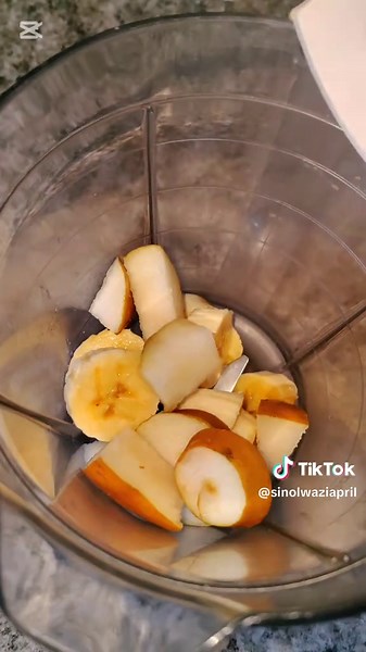 Delicious Apple and Pear Smoothie Recipe