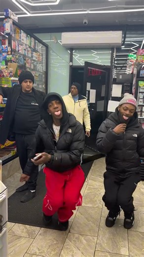 Nez Põrtër on Instagram: "Showing him impressive moves😭😭🤏🏾 #nezporter #funny #content #exp"