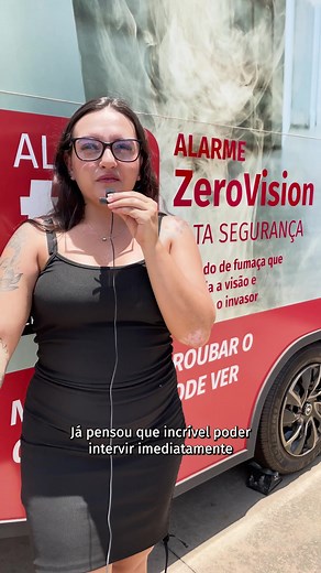 O sistema de alarme ZeroVision da Verisure funciona como um eficaz dissuasor para possíveis invasores. Após o acionamento do sistema de alarme, a nossa Central de Monitoramento age imediatamente com a ativação do ZeroVision. Ele libera uma fumaça densa que impede a visibilidade em questão de segundos. #SemPontosCegos #Monitoramento24h #AlarmeMonitorado #ProtejaSuaCasa #PazDeEspírito #Verisure #AlarmeParaEmpresas
