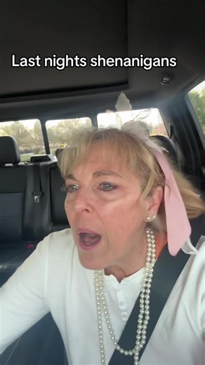 I love Grease!! we got to dress up and go to a very fun event, Elvis performed!!! in the comments, will attach a photo of Sandra Dee before and after!!! So many people dressed up and it was a lot of fun !! Cute costumes! 50’s style 🎵 #musical #grease #genx #sandradee #sandy