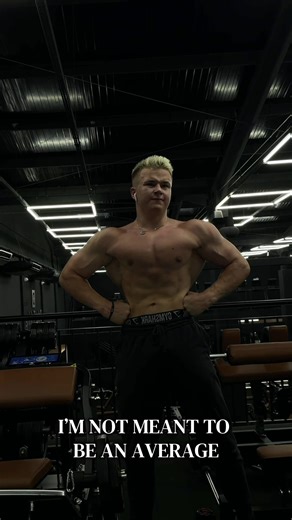 KUN MUUT PITI HAUSKAA RAKENSIN UNELMAA, muutamassa vuodessa voit tehä siitä totta alle kolmen vuoden ero #sisumethod #bodybuilding #suomitiktok #transformation