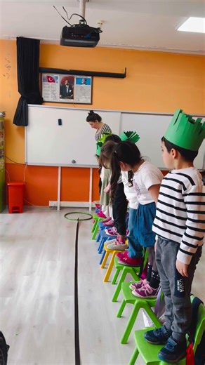 Çemberi yakala ve zıplaaa🥳 #kindergarten #oyun #etkinlik #okulöncesi #attitude #eğlence #funny