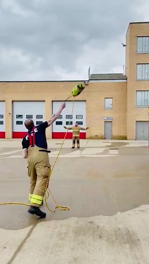 River rescue throw line training, Mike is one of the best #firefighter #riverrescue #firefighters #firefighterlife #oncall #oncallfirefighter