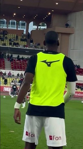 This is how Pogba warmed up before the match against PSG… will he shine tonight? 🤩 #beINSPORTS #Lig