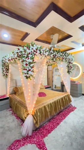 Beautiful wedding room decorated #homedecor #srinterior #wedding #decor #party #decoration