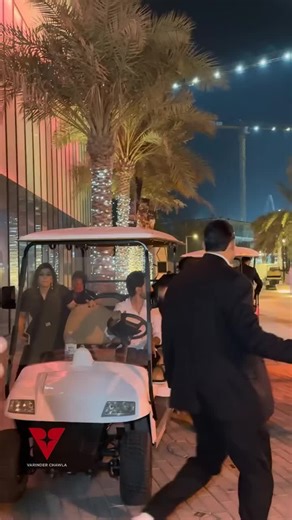 kingkhan grand entry #shahrukhkhan #salmankhanofficial #creatersearchingsight #fyp #viralvideo