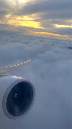 Can we ever get enough GE90? 懶✈️ #aviation #avgeek #aviationphotography #aviationlovers #b777 #roxavgeek #ge90 | Roxavgeek | Facebook