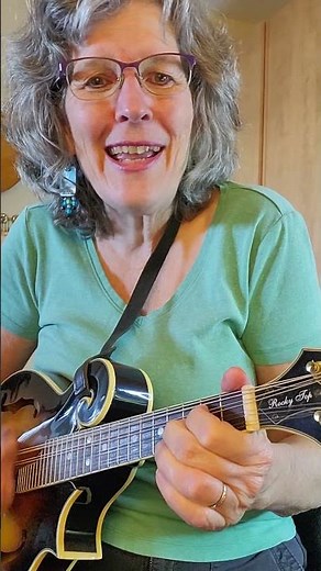 Learn Wagon Wheel on mandolin with 2 finger chords #mandolin #wagonwheel #easymandolin