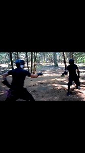 Ejercicios con espada ropera. Estilo libre. Asociación Mexicana de Esgrima Antigua SEMINARIO DE ESGRIMA DE DUELO: ESPADA ROPERA ITALIANA Y ESPAÑOLA. CDMX Sábado 3 de mayo. Parque Hundido. Costo: $1,000 pesos. Reserva tu lugar depositando el 50% del costo. 1. Introducción Histórica - Origen y evolución de la espada ropera en España e Italia. - Contexto social: el uso de la espada ropera en duelos y como símbolo de estatus. - Influencia en tratados de esgrima como los de Carranza, Narváez, Capofer