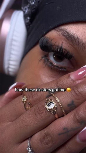 #1 CLUSTER PRODUCTS 🍒 on Instagram: "they eat downnn, & no I couldn’t finish eating before I got on here 😩 clusters are from my brand @tvlcosmetics linked in bio 🔗 lashes used: 3-in-1 x wispy spikes (for bottoms) 🍒☁️ #lashclusters #clusters #lashtutorial #evillashes #explore"