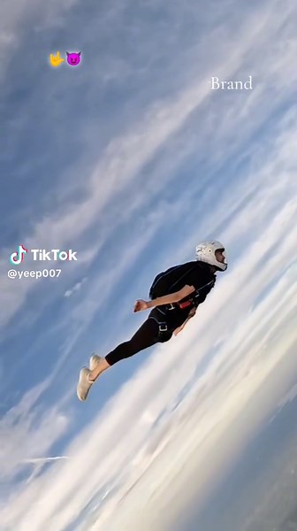 🤟😈#skydiving #foryou #foryoupage #yeep007