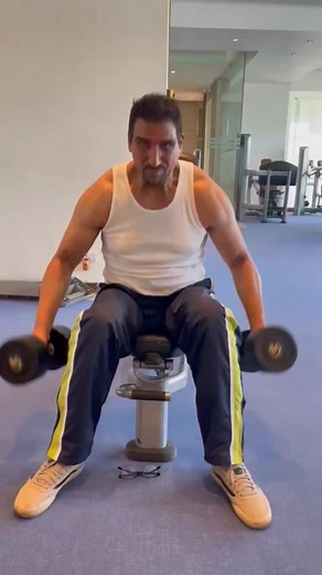 Hat ja re chokre #MukeshRishi #VinduDaraSingh #raajanmodi #foryoupage #reels #trending #AmarAkbarAnthony #foryou Raajan Modi Raajan Modi | Raajan Modi