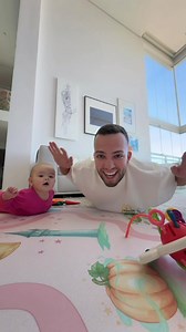 Seu filho é poliglota? A minha pula de paraquedas bjs @Bia Napolitano | polyglot