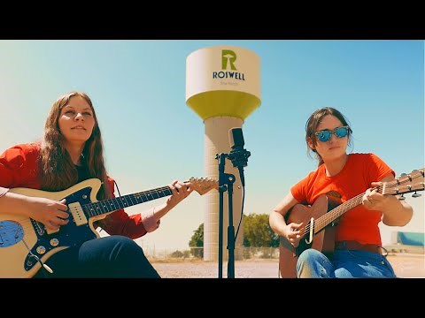 Roswell - Elle Cordova and Toni Lindgren