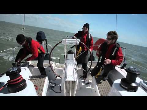 École de voile croisière - virement de bord