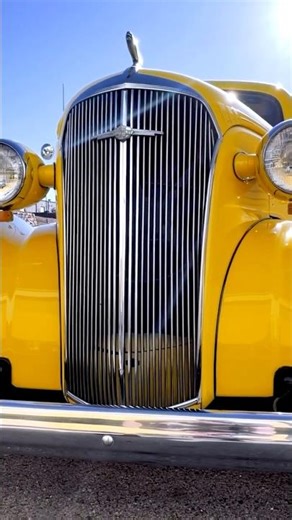 Hot Rod 1937 Chevrolet Sedan