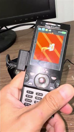 Sony ericsson w995 huyền thoại âm nhạc #dienthoaico85 #oldnokia #sonyericsson