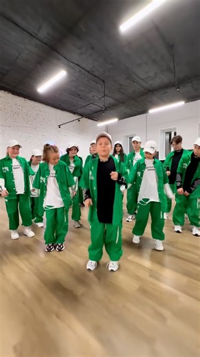 204K views · 1.5K reactions | Master the Shuffle Challenge with Smooth Moves | Tuzelitydance | Facebook