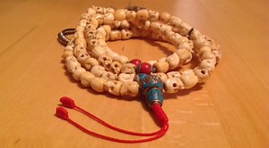 How and why do Buddhists use a Mala?