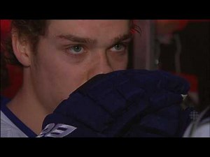 Canadian and American National Anthems - Game 1 - Canucks At Blackhawks - 05.01.10 - HD