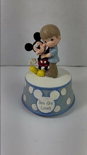 Disney Showcase Precious Moments Mickey Mouse Musical Figurine