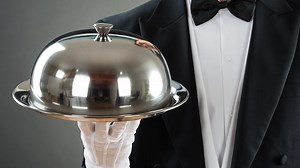 Tipos de servicio a la mesa que cambiaron el destino del mundo ⋆ Larousse Cocina