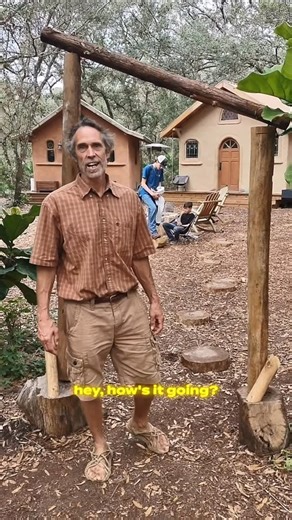 Miguel Elliott | Sustainable Cob Builder on Instagram: "Just came across this video from a few years ago, thought I’d share it… #naturalbuilding #cob #solutions #pallet #earth"