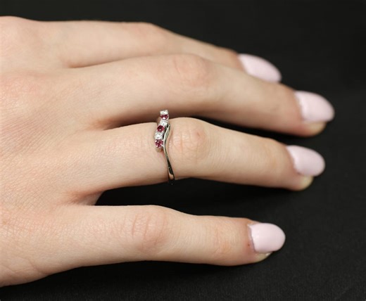 Vintage 0.19ct Ruby & 0.17ct Diamond Platinum Wavy Ring Size 6.5, 3.29g - Etsy