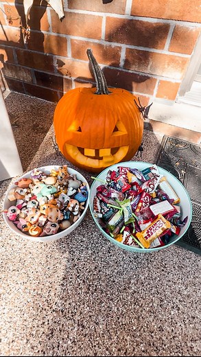 ღ SoukiLPS ღ on Instagram: "Imagine if trick-or-treating meant collecting LPS instead of candy! 🎃 Which bowl would you go for? Happy Halloween!! 🧡 @littlestpetshop #littlestpetshop #lps #lpstiktok #lpstok #lpscollection #nostalgia #lpscommunity #childhoodmemories #toys #lpscollector #LPSHalloween #halloween2024"