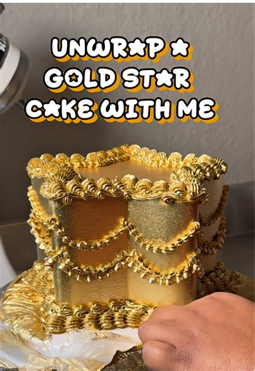 Whenever I post metallic cakes, someone always asks how I kept the cake drum clean while airbrushing. Simple solution: I wrap my cake drum in press ‘n seal. It’s thicker than cling wrap and uses a food-grade adhesive to stick to surfaces which makes it perfect for wrapping my cake drums! I chill my cake, lay out some press ‘n seal, and then place the cake on top, tucking the edges of the wrap underneath my buttercream borders. Once the cake is dried and the excess spray has evaporated, I get to 