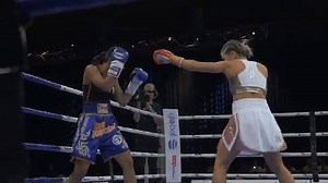 GIRLS WHO BOX 😍😲 Check out these devestating highlights courtesy of Stay Fresh Media of Jess ‘Baby Girl’ Retallack's first round KO victory over Thailand's Siriphon Chanbula (12-7-2). The highly touted prospect moved to 2-0 (2 KO's) with her knockout performance. 🎥 - Stay Fresh Media / Jarreau Chan Boon | Australian Boxing Central