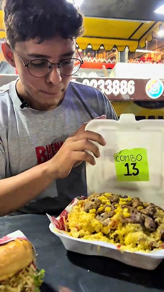 MARTES LOCOOO EN 4B?????😩 PuEs Si!!!! Martes Creisi!!!😂😂😂 Te puedes llevar: 4 hamburguesas, un refresco de litro y una SALCHIPAPA GRANDEEEEE!!! Por tan solo chucky dólares (13$) ➡️➡️Promo valida solo los martes⬅️⬅️ Que esperas para venir a 4B? Buena Burger Bebeeeeee😝❤️😝