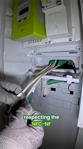 1.5K views · 11 reactions | Dans cette vidéo, on vous montre en détail comment connecter une carte de communication. L'étape essentielle est de respecter le code couleur indiqué sur le cœur et de préserver les paires torsadées. Restez jusqu'à la fin pour comprendre parfaitement. #carteDeCommunication #NFC #NF #câblage #RJ45 | Autonomie électricité | Facebook