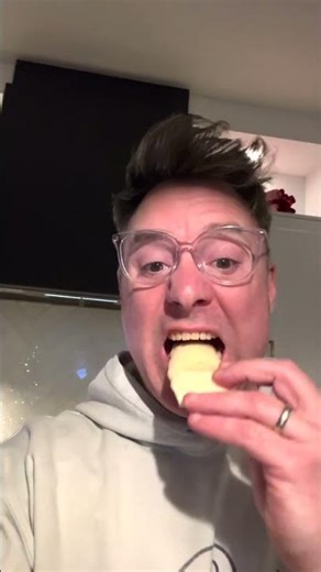 30-Second Parmesan Crackling Hack 😱🧀🔥