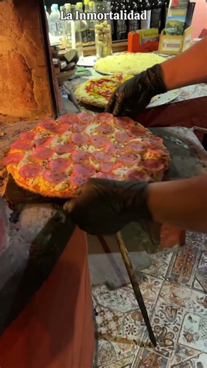 Pizza de Cui🤨 #pizza #comida #food #sabor #ecuador #fyp #shorts