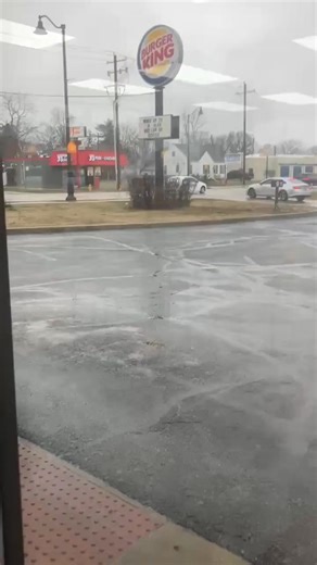 Sender: Electric fire on University across from Burger King. | Peoria Area Scanner & Dashcam