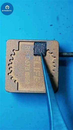 How to disassemble a mobile phone screen IC?