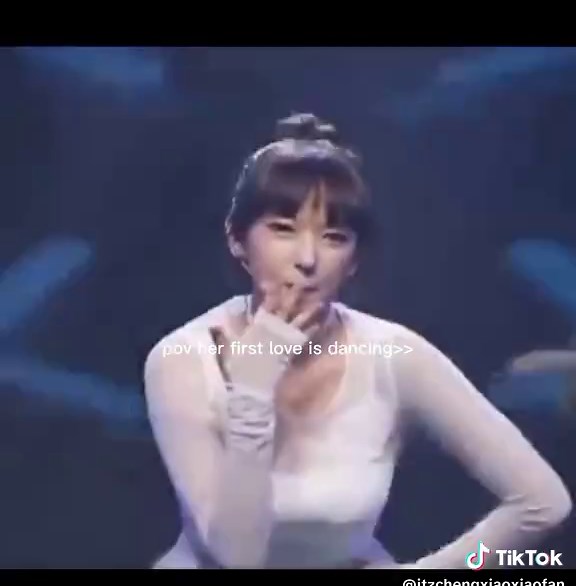 Dancing is Her Passion - WJSN Cheng Xiao!